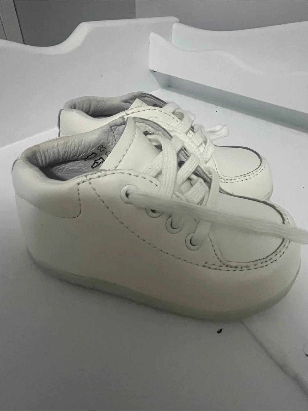 Stride Rite White Lace-Up Casual Shoes